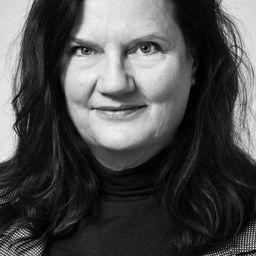 Tina Gylling Mortensen 飾演 