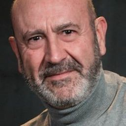 Juan Carlos Villanueva - 當天使沉睡演員 飾演Head of the Department