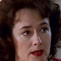 Bergljót Arnadóttir 飾演 Guest of Baronen