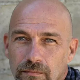 Kevin Gage 飾演 Waingro