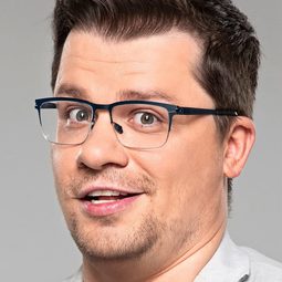 Garik Kharlamov 飾演 Goliaf (voice)