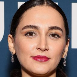 Mahsa Rostami 飾演 Rezvan