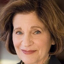 Annie Abbott 飾演 Nurse