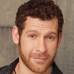 麥特·席克特 - 48 個聖誕願望演員 飾演Business Man