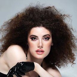 Garnet Rubio 飾演 Self