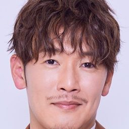 中谷 一博 飾演 