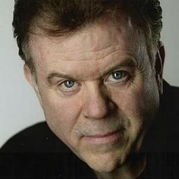 麥可·漢拉罕 飾演 Edward