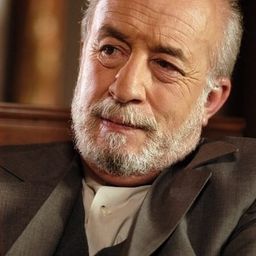 艾名·歐傑 飾演 Bekir