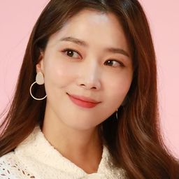 吳允兒 飾演 Kim Hyun-joo