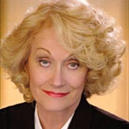 Jane A. Johnston 飾演 Phil's Mom