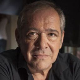 Carlos Kaniowsky 飾演 Dueño Peluquería