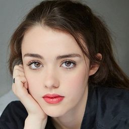 Amélie Peterli 飾演 Jennifer Trichon