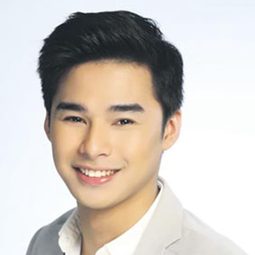 麥考伊·德李昂 - The Mall, The Merrier演員 飾演Andres Bonifacio