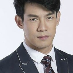 Nut Devahastin Na Ayutthaya 飾演 Mr. Khachon