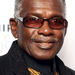 Rudolph Walker 飾演 Captain Martin