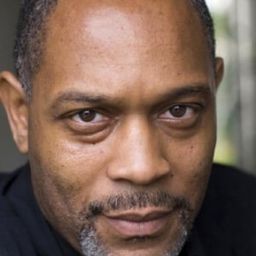 Alain Azerot 飾演 M. Teddy