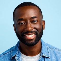 Kwaku Adu-Poku 飾演 Zachary