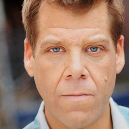 Eric Newsome 飾演 Herb Tooklander