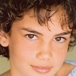 Somah Haaland - 食人宴演員 飾演Charlie