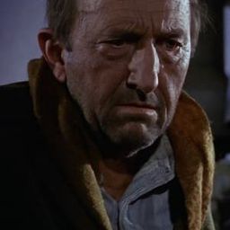 John Harmon 飾演 'Long Shot' Ben Renson