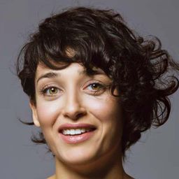 愛麗芙·諾·凱庫克 飾演 Bahar