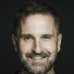 保羅·貝隆多 飾演 Dominique Druot