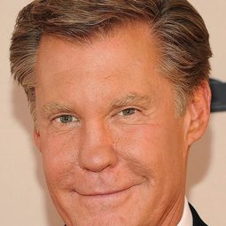 肯特·夏克涅克 飾演 Newscaster