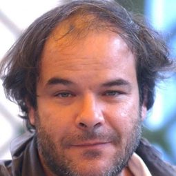 Péter Kálloy Molnár - Glass Tiger 3演員 飾演Mogyoró Imre