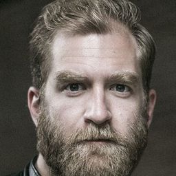 Jo Adrian Haavind - 興奮狗演員 飾演Medsoldat