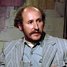 Douglas Dirkson 飾演 Burlington Cranston