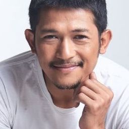 喬漢·亞薩利 飾演 