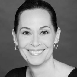 Isabel García Lorca - 哥雅名畫兇殺案演員 飾演Laura's Mother