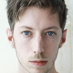 馬克斯·馬福 飾演 Zivi Alex