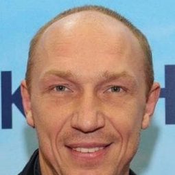 Maksim Konovalov - 新聞制造者演員 飾演Kley