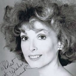 Joanna Frank 飾演 Marcia