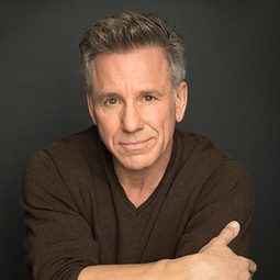 Mark Speno 飾演 Richard Hall