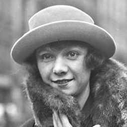 Thérèse Dorny - 浴室情殺案演員 飾演Mrs. Herboux