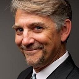 Peter Nelson 飾演 Tony