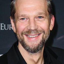 Kai Wiesinger 飾演 Wagner