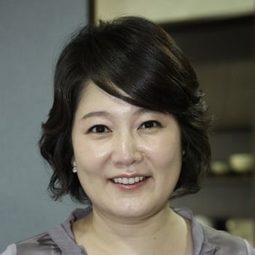 Lee Geum-hee - 復仇演員 飾演Radio DJ