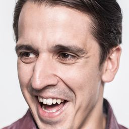 Lehel Kovács 飾演 Ménes