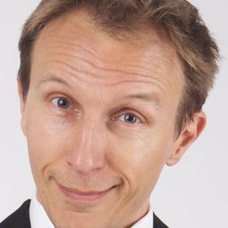 Cristiano Militello 飾演 Ufficiale Giudiziario