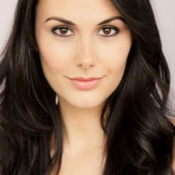 Elizabeth Croft 飾演 Ophelia (uncredited)