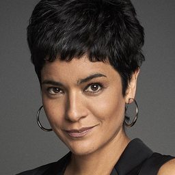 Mariana Anghileri 飾演 Vera