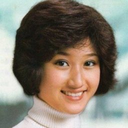 蘆川芳美 飾演 Hideko Washio