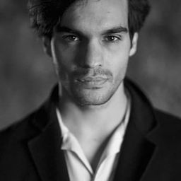 艾尼克·薩戈德里 飾演 Nestor / Aitor