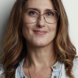 寶拉卡羅瑟拉 飾演 Laura