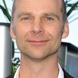 Nick Stringer - Turtle: The Incredible Journey導演