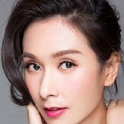 楊恭如 飾演 Stewardess