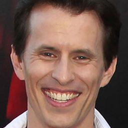 Travis Cluff 飾演 Madeleine's Father